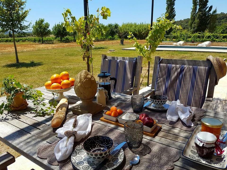 Fontaine De Cerier Bed & Breakfast Castillon-du-Gard Exterior photo