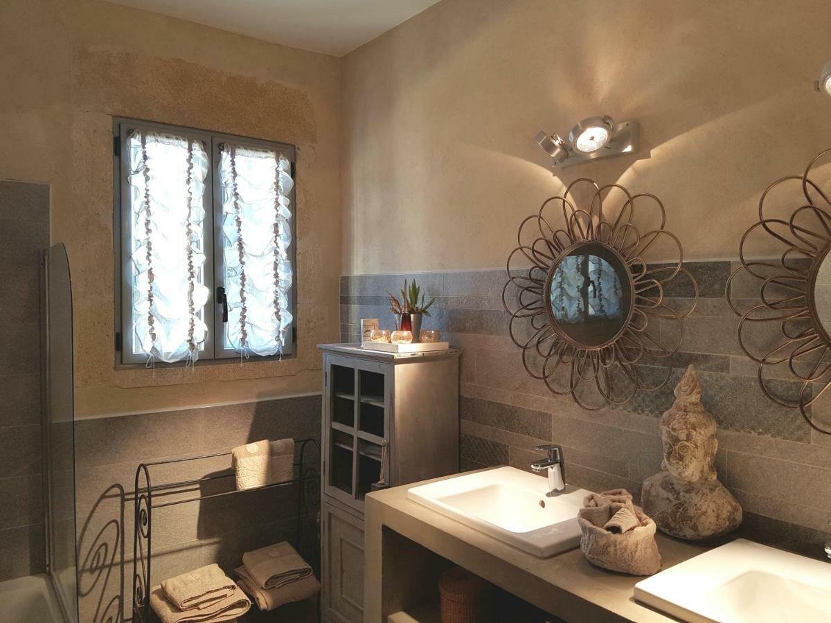 Fontaine De Cerier Bed & Breakfast Castillon-du-Gard Exterior photo